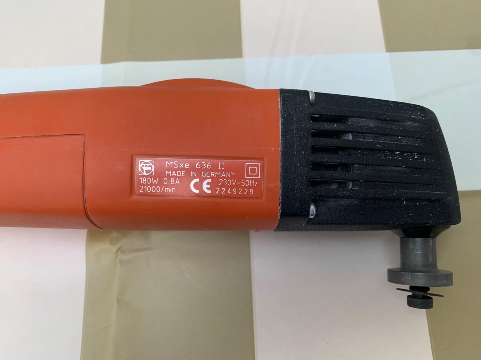 Rüttelt stark