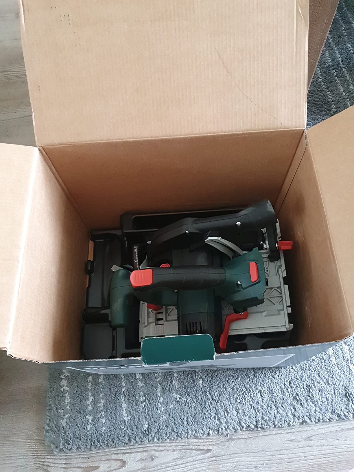 Kabellos auf dem Niveau einer Kabelmaschine