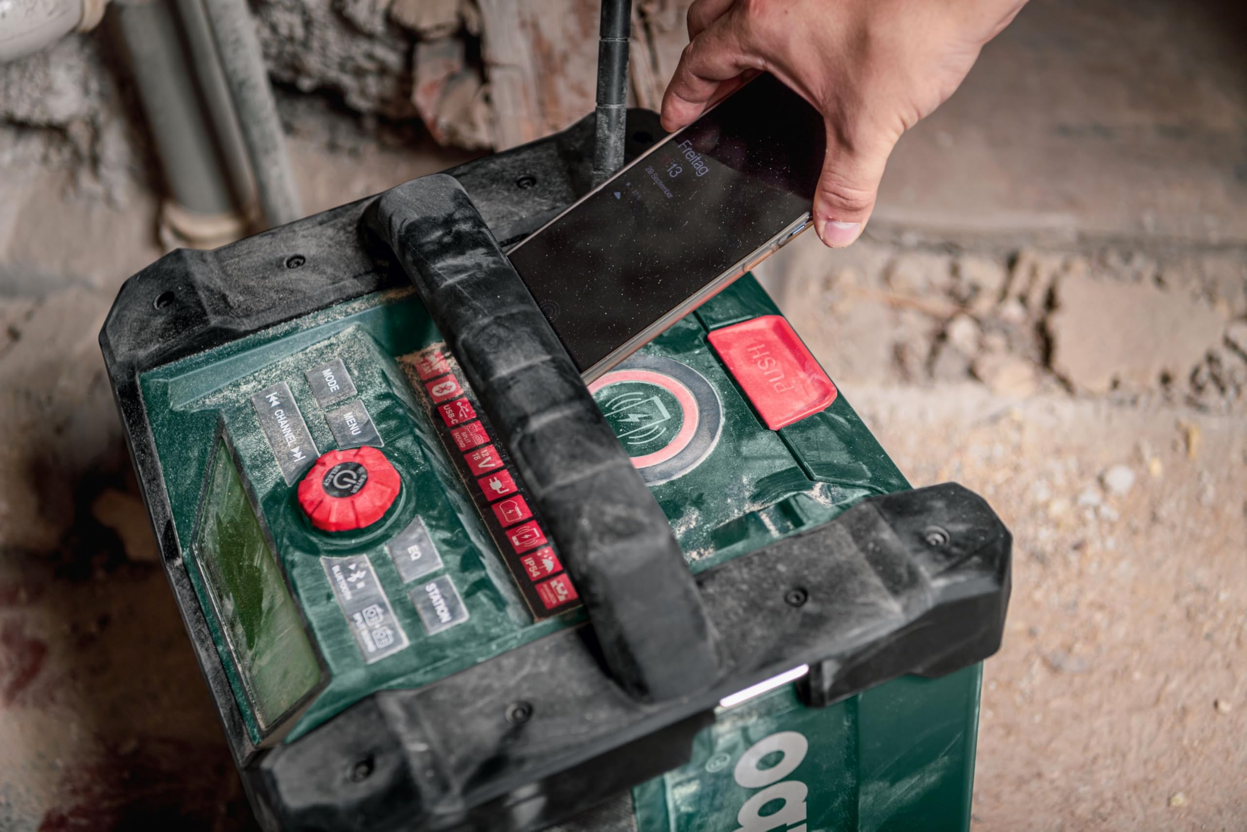 metabo-akku-baustellenradio-rc-12-18-32w-bt-dab-600779850-ip54-bluetooth-dab-fm- image 2