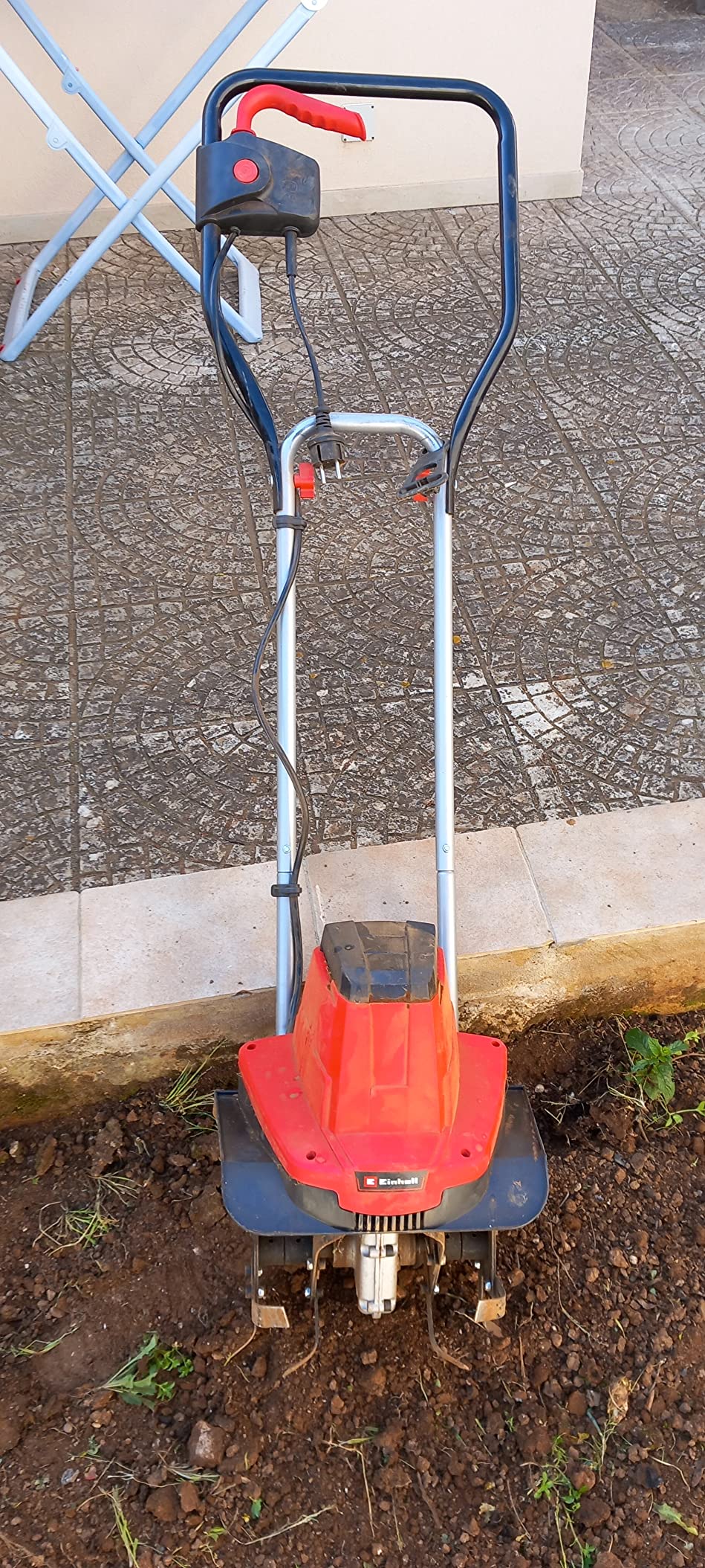 Macht genau das, was er soll