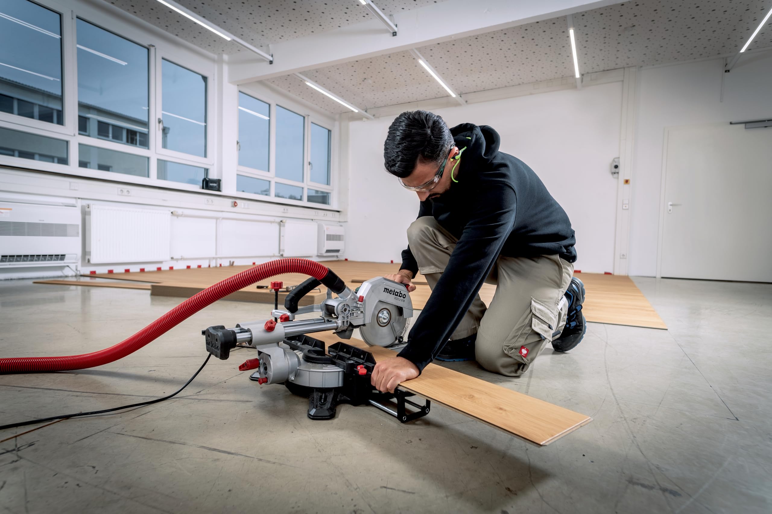 metabo-kgs-216-m-kapp-und-gehrungss-ge-mit-zugfunktion-216-mm-s-geblatt-precisio image 5
