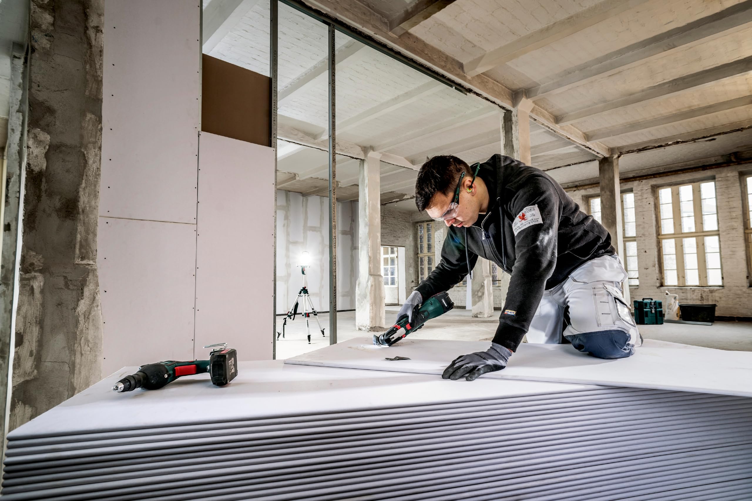 metabo-akku-multitool-mt-18-ltx-18-v-oszillierer-zum-s-gen-und-schleifen-starloc image 3